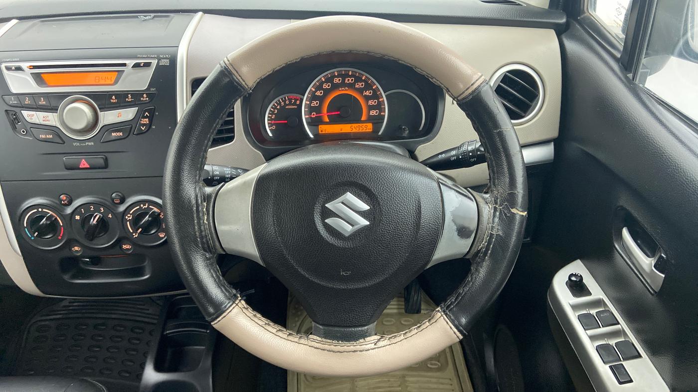 2013 Maruti Wagon R 1.0 VXI, Petrol, Manual, 54,959 km, Steering Wheel Close Up