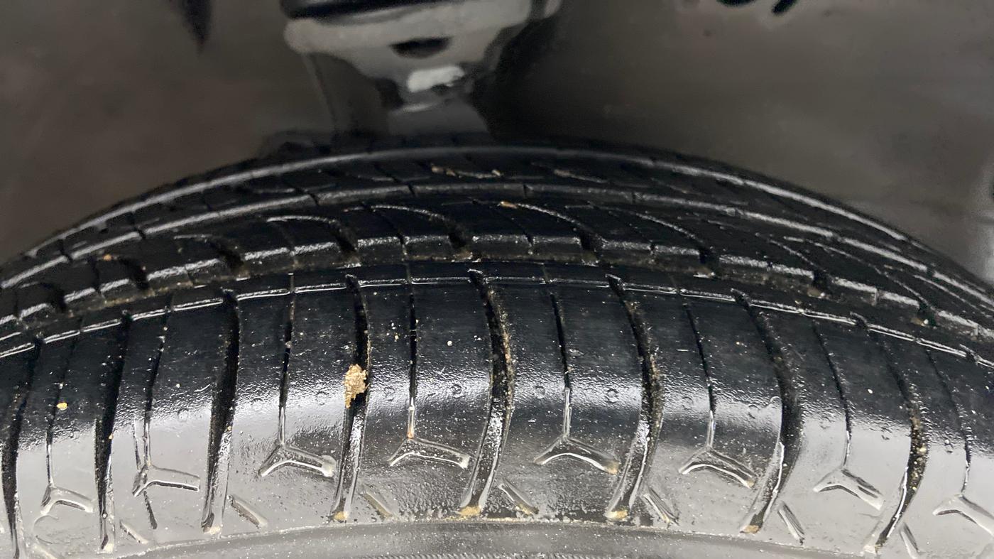 2013 Maruti Wagon R 1.0 VXI, Petrol, Manual, 54,959 km, Right Front Tyre Tread