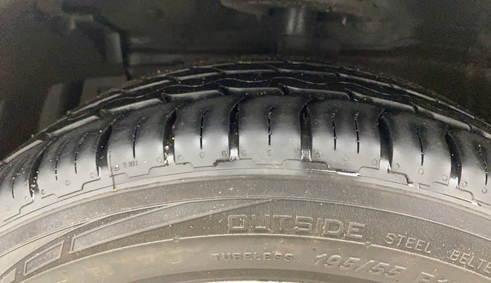 2018 Maruti Ciaz ALPHA  AT 1.4  PETROL, Petrol, Automatic, 65,087 km, Left Front Tyre Tread