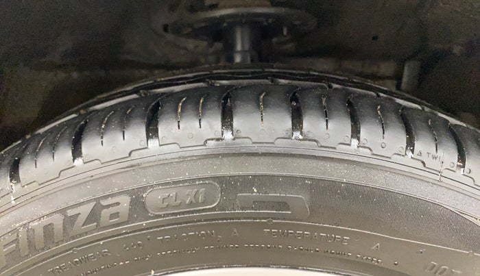 2018 Maruti Ciaz ALPHA  AT 1.4  PETROL, Petrol, Automatic, 65,087 km, Right Front Tyre Tread