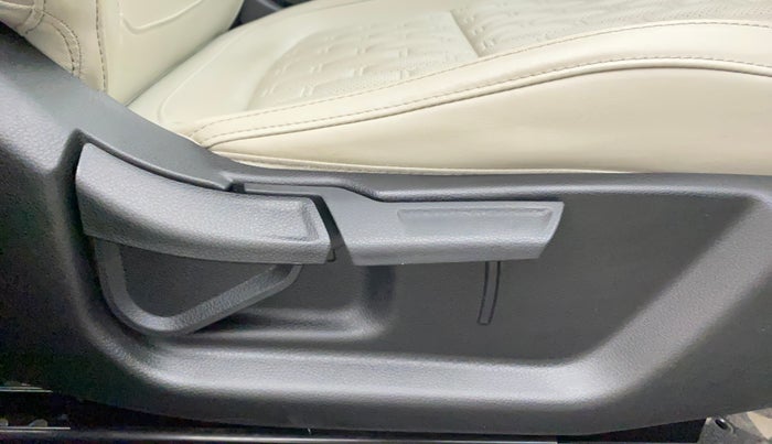 2020 KIA SELTOS HTX 1.5 PETROL, Petrol, Manual, 20,617 km, Driver Side Adjustment Panel