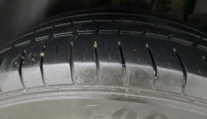 2020 KIA SELTOS HTX 1.5 PETROL, Petrol, Manual, 20,617 km, Left Rear Tyre Tread