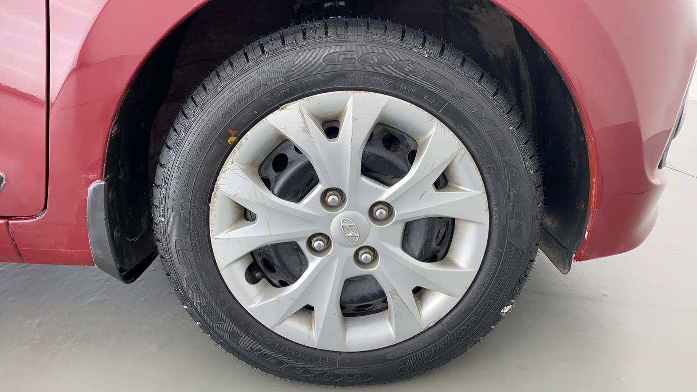 2014 Hyundai Grand i10 SPORTZ 1.2 KAPPA VTVT, Petrol, Manual, 47,090 km, Right Front Wheel