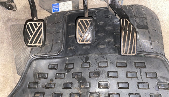 2015 Maruti Ciaz VXI, Petrol, Manual, 1,17,523 km, Pedals