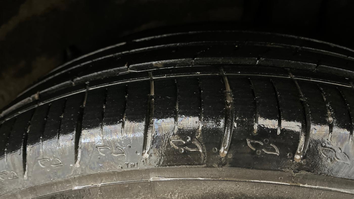 2022 Mahindra XUV700 AX 5 P MT 7 STR, Petrol, Manual, 39,638 km, Left Rear Tyre Tread