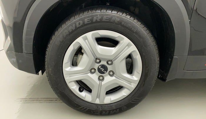 2022 KIA SONET HTK PLUS 1.0 IMT, Petrol, Manual, 13,165 km, Left Front Wheel