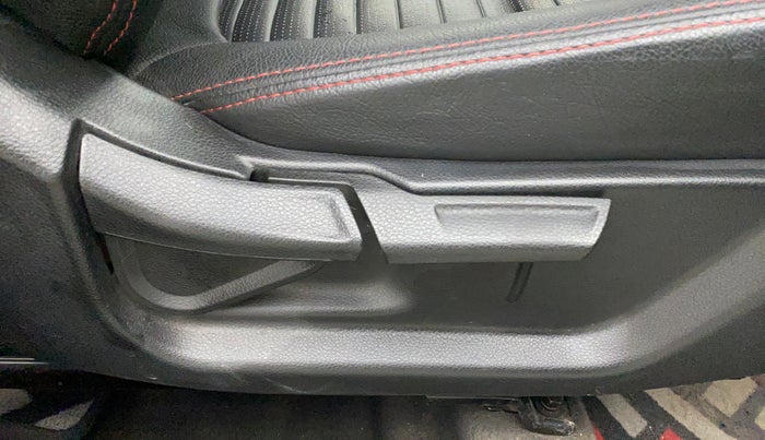 2022 KIA SONET HTK PLUS 1.0 IMT, Petrol, Manual, 13,165 km, Driver Side Adjustment Panel