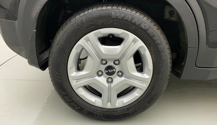 2022 KIA SONET HTK PLUS 1.0 IMT, Petrol, Manual, 13,165 km, Right Rear Wheel