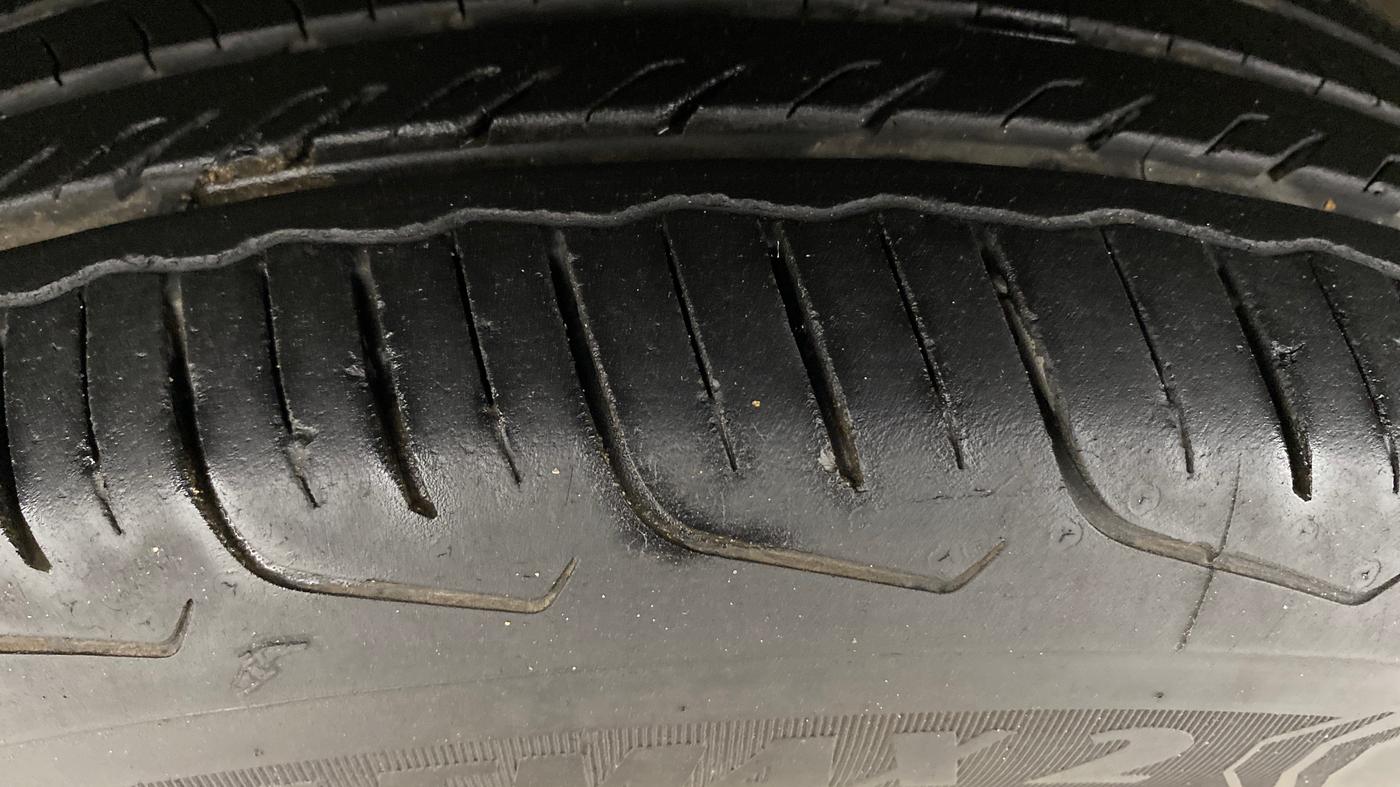 2024 Maruti FRONX DELTA PLUS 1.2L AGS, Petrol, Automatic, 19,672 km, Left Front Tyre Tread