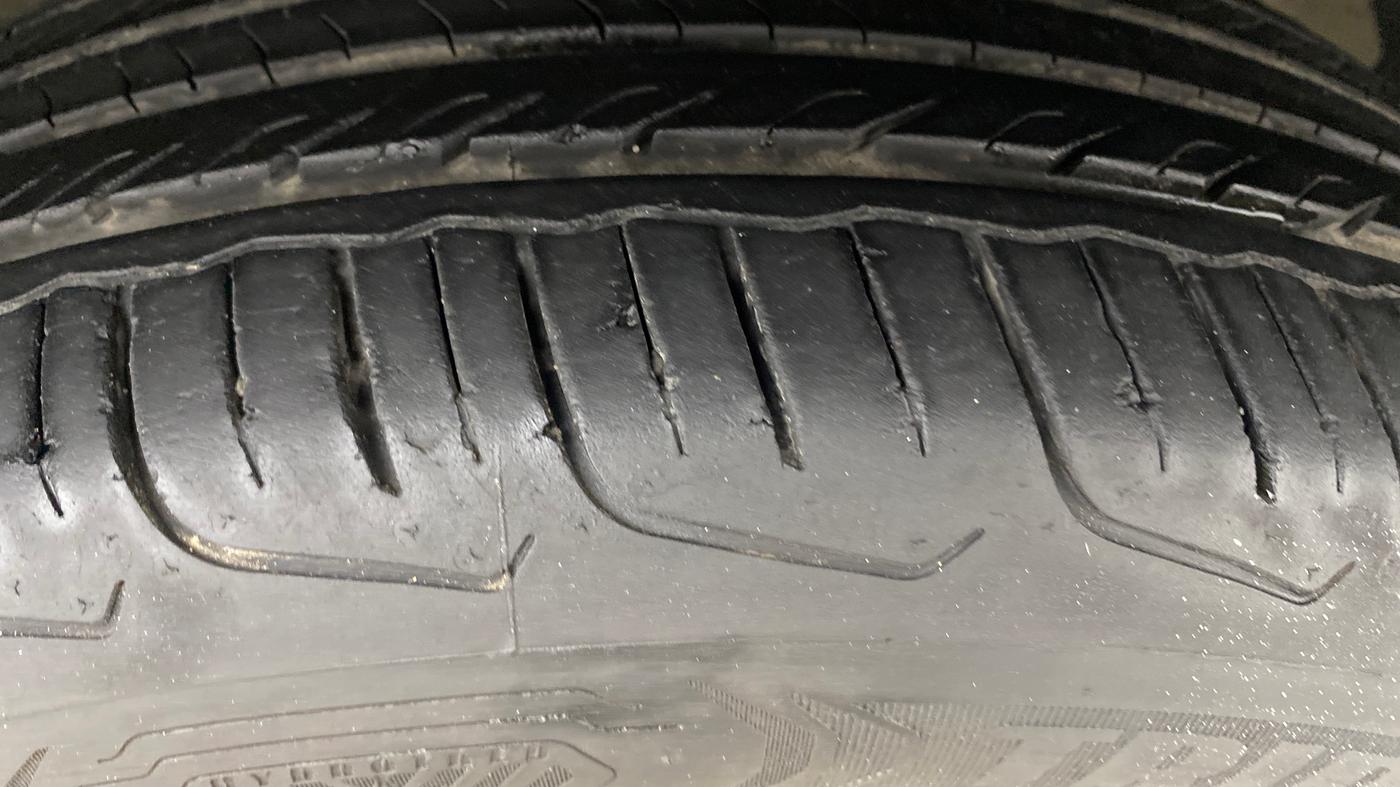 2024 Maruti FRONX DELTA PLUS 1.2L AGS, Petrol, Automatic, 19,672 km, Right Front Tyre Tread