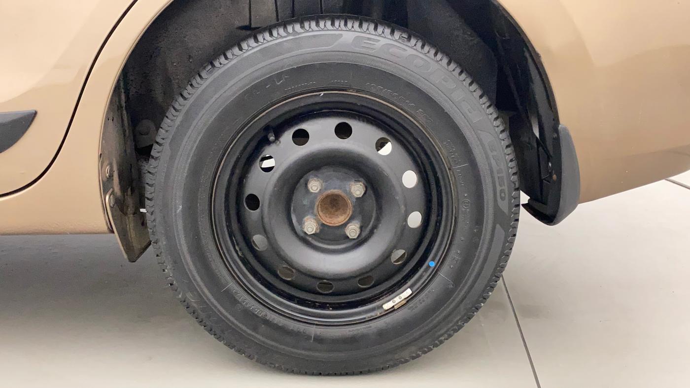 2017 Maruti Dzire VXI AMT, Petrol, Automatic, 42,759 km, Left Rear Wheel