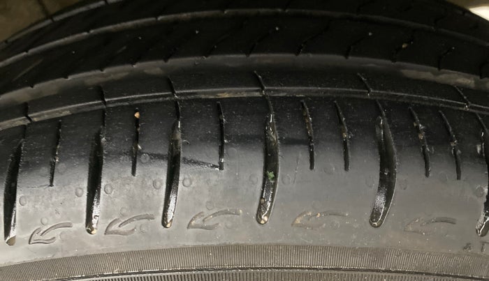 2024 Hyundai GRAND I10 NIOS ASTA AMT 1.2 KAPPA VTVT, Petrol, Automatic, 12,633 km, Left Rear Tyre Tread