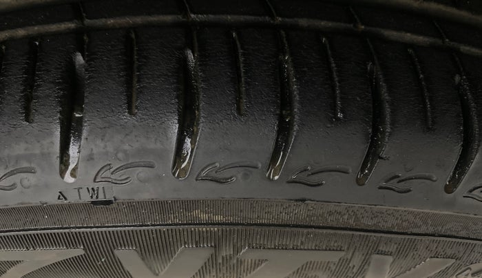 2024 Hyundai GRAND I10 NIOS ASTA AMT 1.2 KAPPA VTVT, Petrol, Automatic, 12,633 km, Right Front Tyre Tread