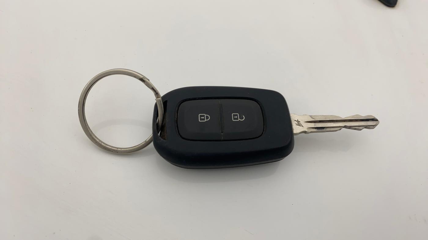 2024 Renault TRIBER RXT, Petrol, Manual, 8,408 km, Key Close Up