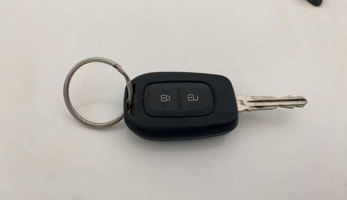 2024 Renault TRIBER RXT, Petrol, Manual, 8,408 km, Key Close Up