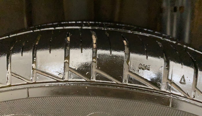 2024 Renault TRIBER RXT, Petrol, Manual, 8,408 km, Right Rear Tyre Tread