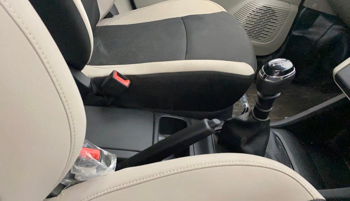 2024 Renault TRIBER RXT, Petrol, Manual, 8,408 km, Gear Lever