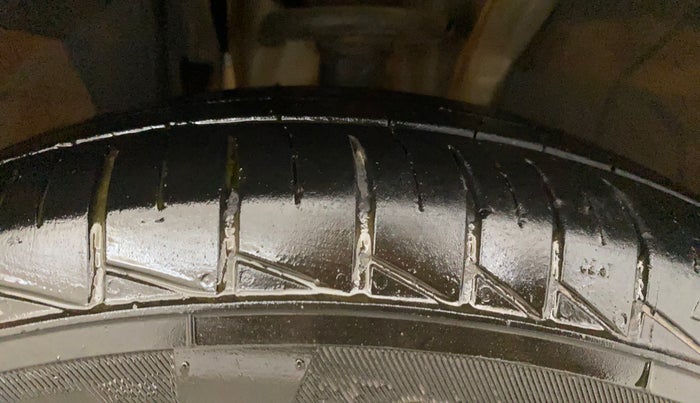 2024 Renault TRIBER RXT, Petrol, Manual, 8,408 km, Right Front Tyre Tread