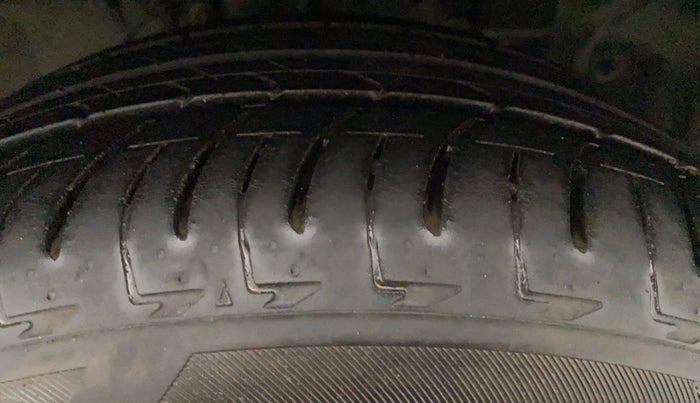 2018 Ford Ecosport TITANIUM + 1.5L PETROL AT, Petrol, Automatic, 40,624 km, Right Front Tyre Tread