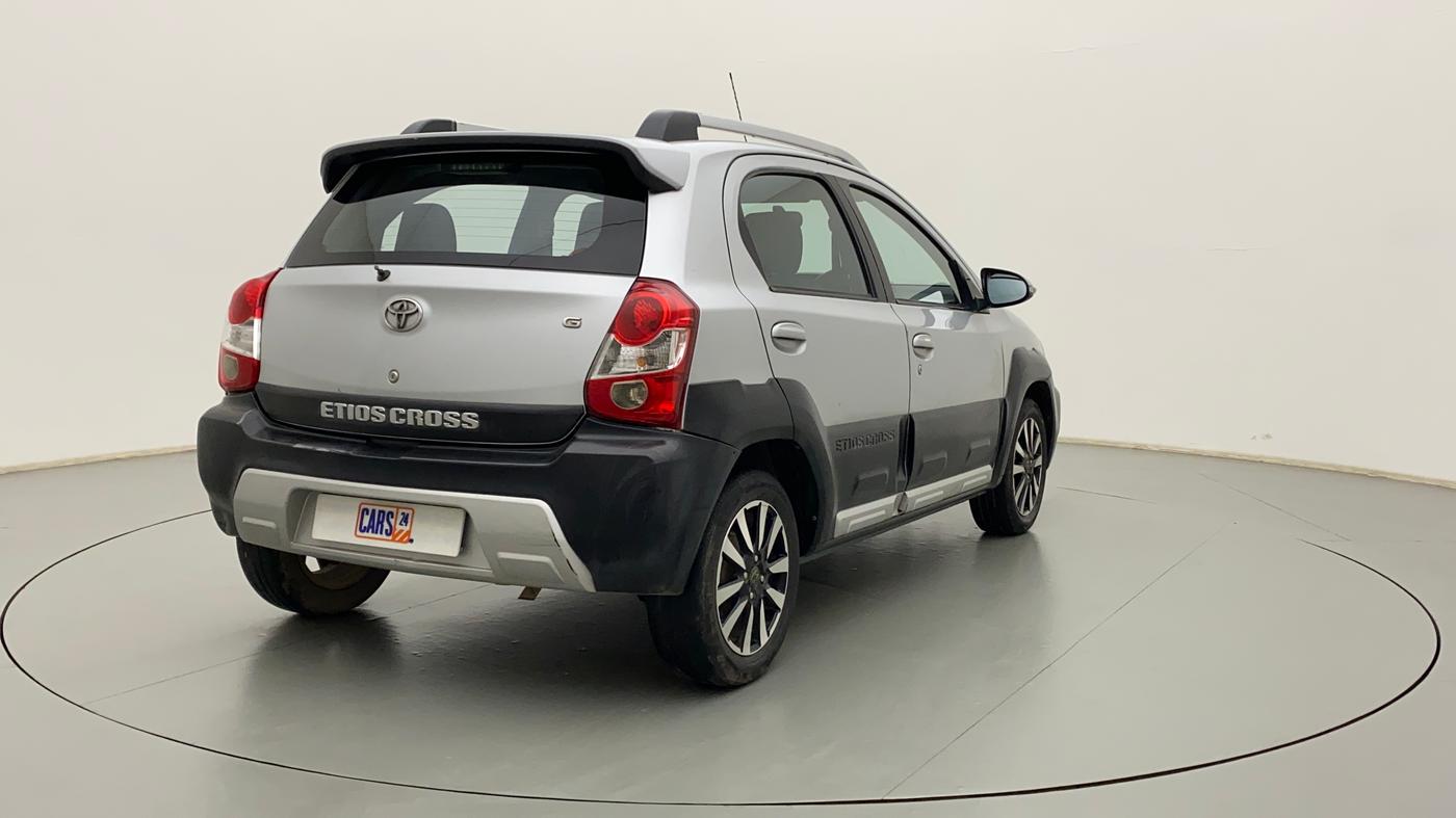 2015 Toyota Etios CROSS 1.2 G, Petrol, Manual, 1,01,154 km, Right Back Diagonal