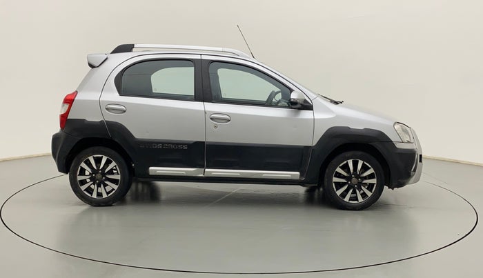 2015 Toyota Etios CROSS 1.2 G, Petrol, Manual, 1,01,154 km, Right Side View