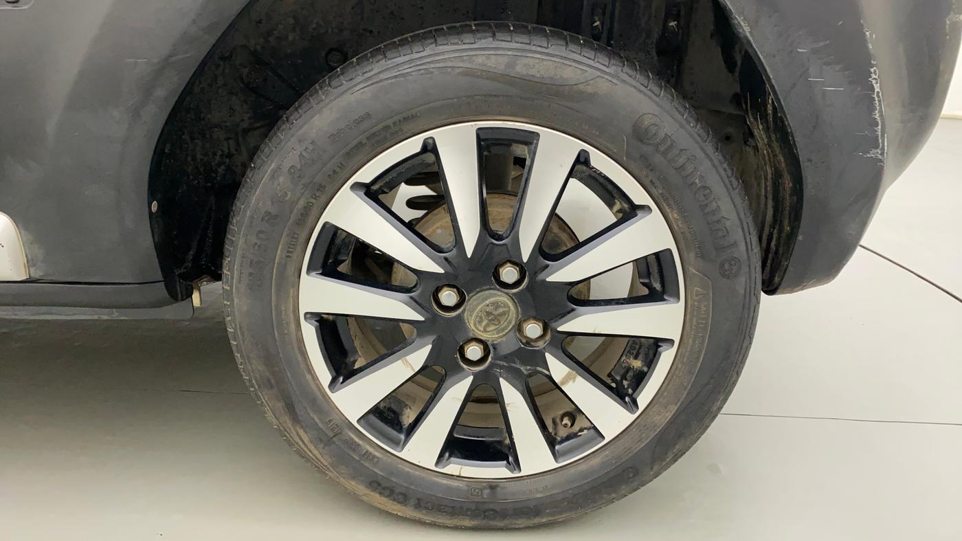 2015 Toyota Etios CROSS 1.2 G, Petrol, Manual, 1,01,154 km, Left Rear Wheel
