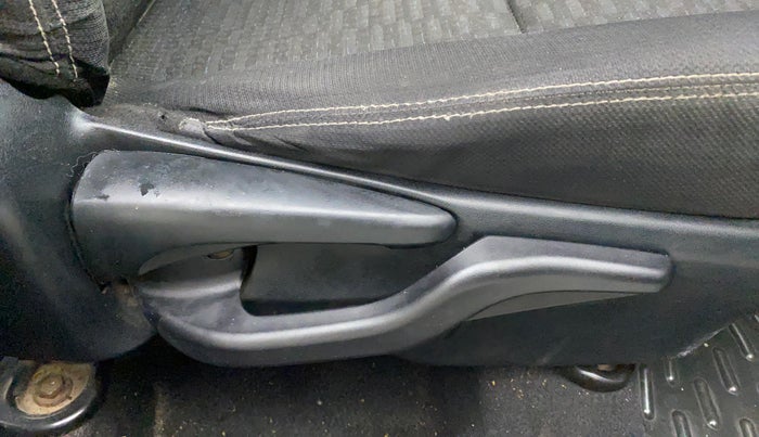 2015 Toyota Etios CROSS 1.2 G, Petrol, Manual, 1,01,154 km, Driver Side Adjustment Panel