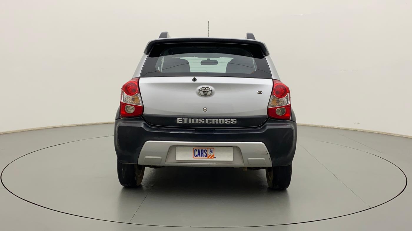 2015 Toyota Etios CROSS 1.2 G, Petrol, Manual, 1,01,154 km, Back/Rear