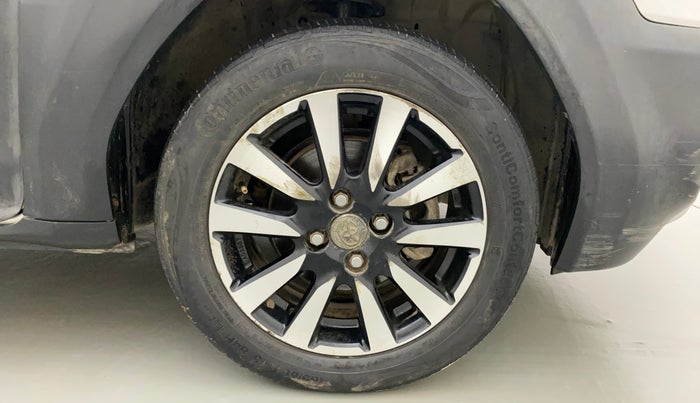 2015 Toyota Etios CROSS 1.2 G, Petrol, Manual, 1,01,154 km, Right Front Wheel
