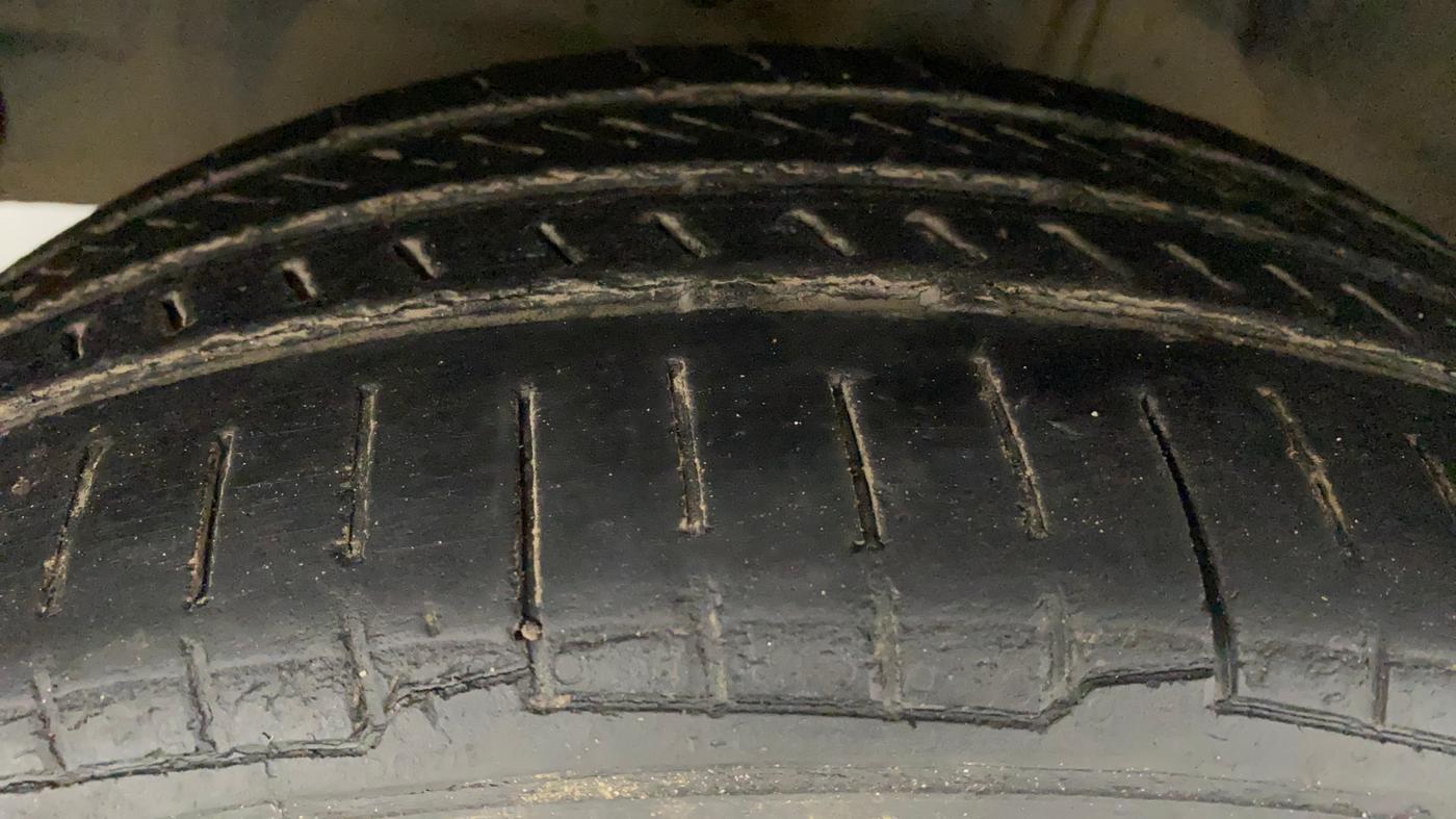 2015 Toyota Etios CROSS 1.2 G, Petrol, Manual, 1,01,154 km, Left Front Tyre Tread