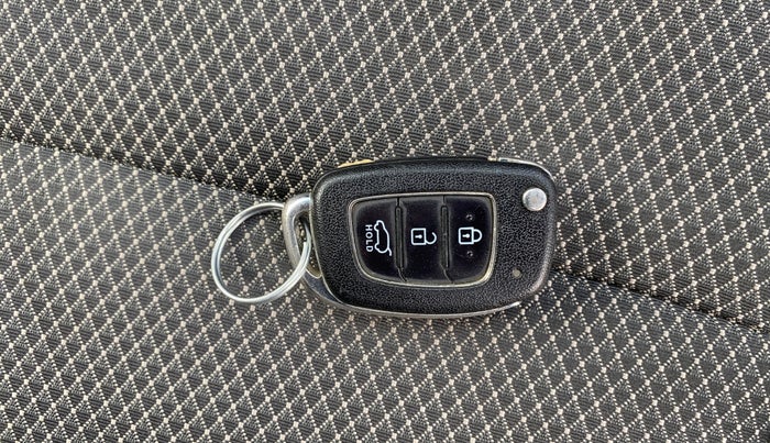2017 Hyundai Creta E PLUS 1.6 PETROL, Petrol, Manual, 42,507 km, Key Close Up