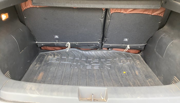 2023 Nissan MAGNITE XV MT, Petrol, Manual, 32,256 km, Boot Inside