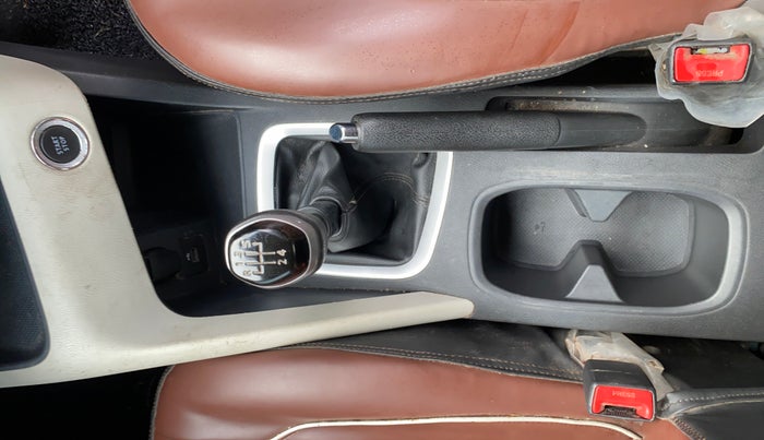 2023 Nissan MAGNITE XV MT, Petrol, Manual, 32,256 km, Gear Lever