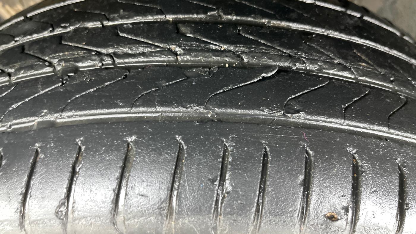 2022 Renault Kiger RXZ AMT, Petrol, Automatic, 27,664 km, Left Front Tyre Tread