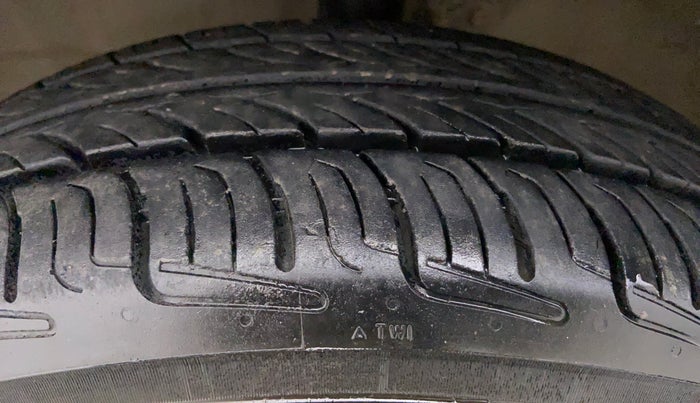 2011 Maruti Wagon R 1.0 VXI, Petrol, Manual, 86,708 km, Left Front Tyre Tread