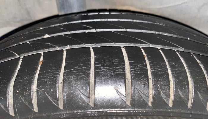 2017 Honda WR-V 1.2L I-VTEC VX MT, Petrol, Manual, 44,386 km, Right Rear Tyre Tread