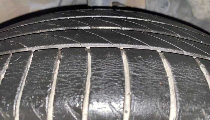 2017 Honda WR-V 1.2L I-VTEC VX MT, Petrol, Manual, 44,386 km, Right Front Tyre Tread