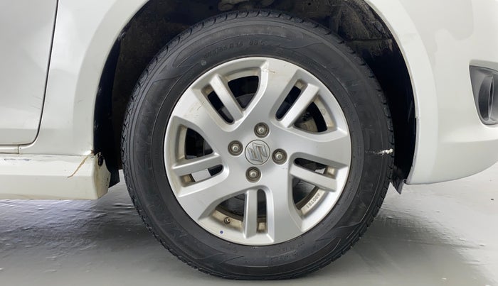 2014 Maruti Swift ZXI D, Petrol, Manual, 57,089 km, Right Front Wheel