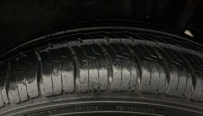 2014 Maruti Wagon R 1.0 VXI, Petrol, Manual, 54,129 km, Left Rear Tyre Tread