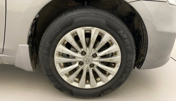 2016 Maruti Ciaz ZXI, Petrol, Manual, 1,07,298 km, Right Front Wheel