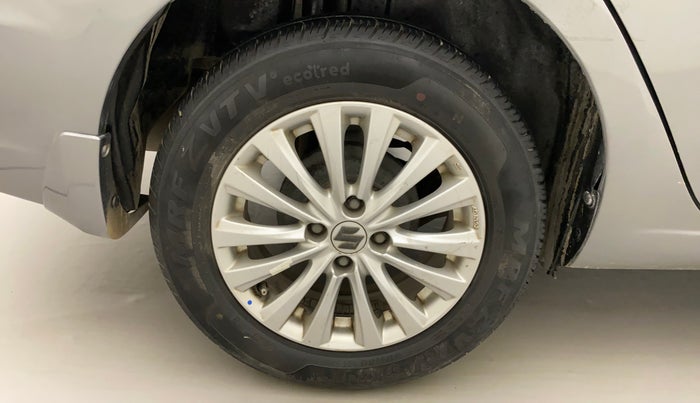 2016 Maruti Ciaz ZXI, Petrol, Manual, 1,07,298 km, Right Rear Wheel