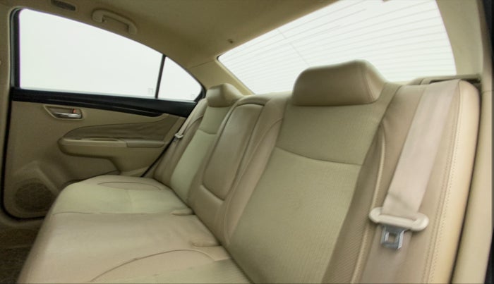 2016 Maruti Ciaz ZXI, Petrol, Manual, 1,07,298 km, Right Side Rear Door Cabin