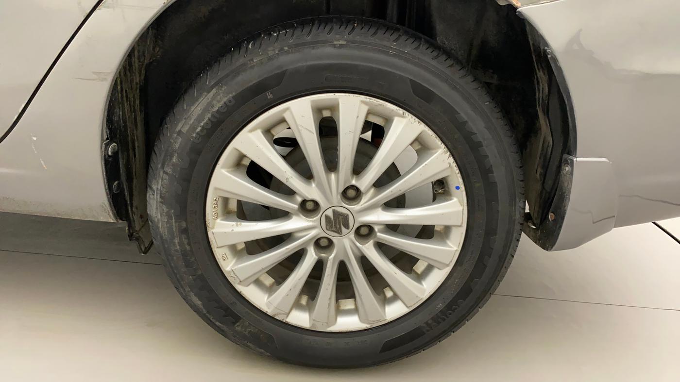 2016 Maruti Ciaz ZXI, Petrol, Manual, 1,07,298 km, Left Rear Wheel
