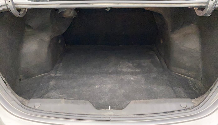2016 Maruti Ciaz ZXI, Petrol, Manual, 1,07,298 km, Boot Inside