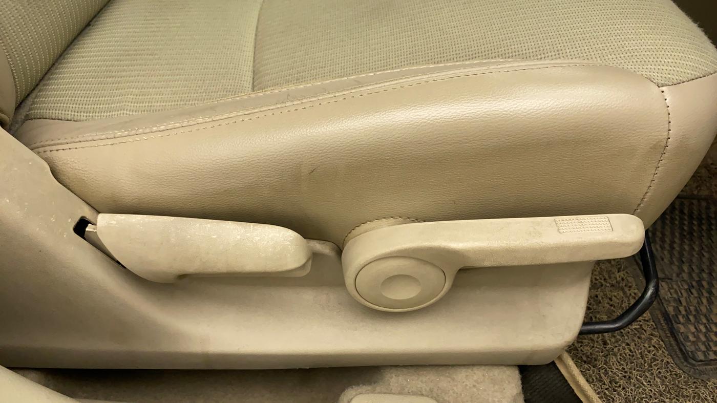 2016 Maruti Ciaz ZXI, Petrol, Manual, 1,07,298 km, Driver Side Adjustment Panel
