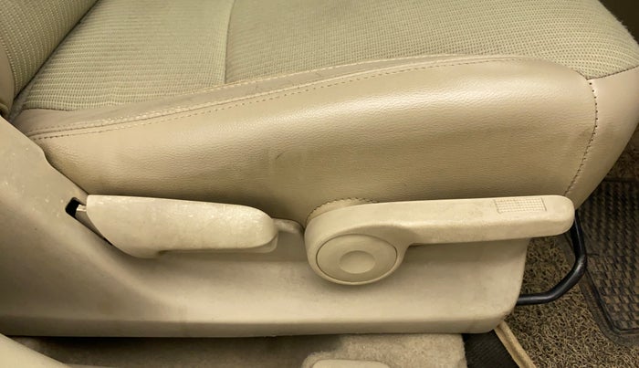 2016 Maruti Ciaz ZXI, Petrol, Manual, 1,07,298 km, Driver Side Adjustment Panel