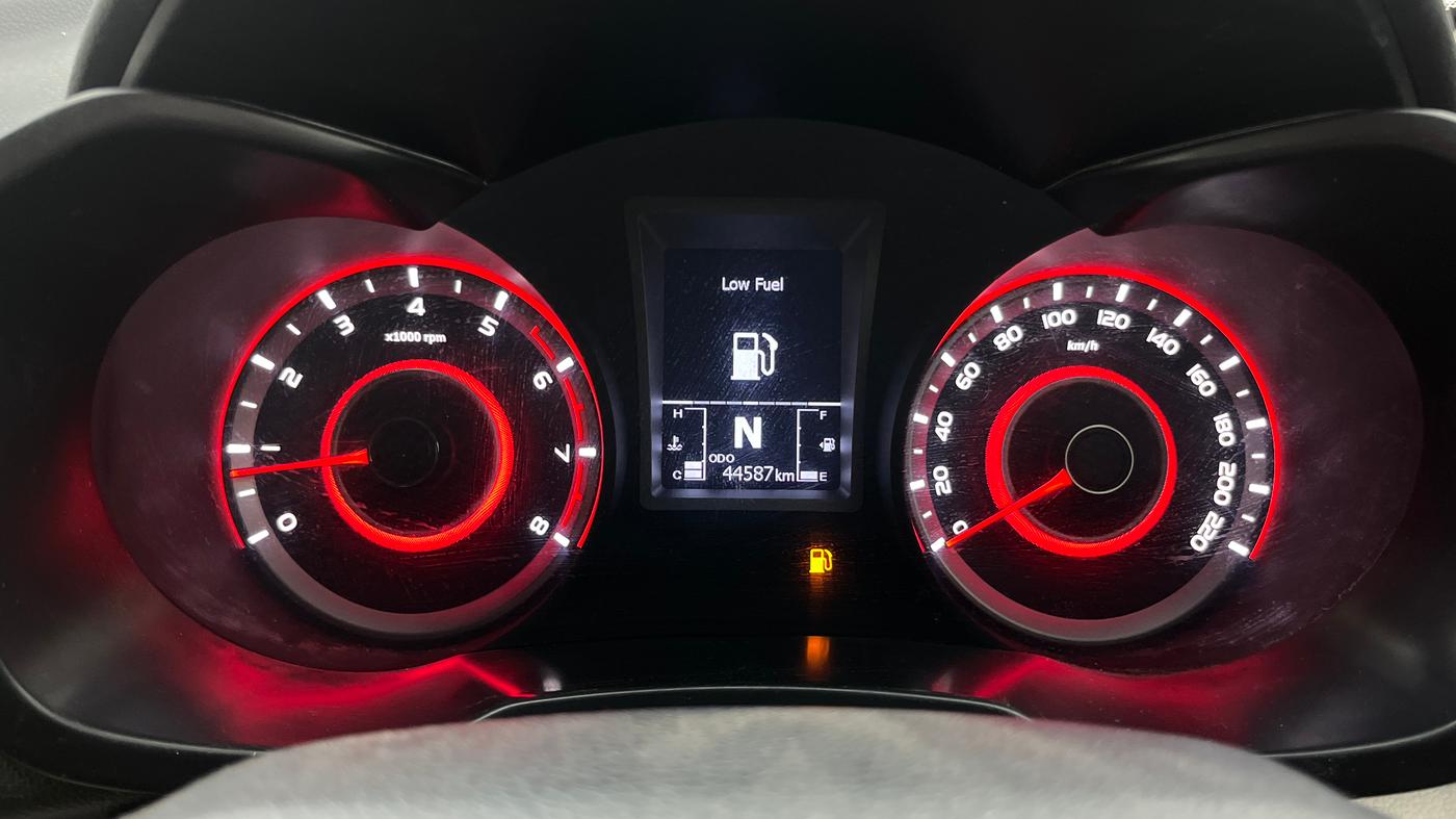 2023 Mahindra XUV300 W8 (O) 1.2 PETROL AMT, Petrol, Automatic, 44,587 km, Odometer Image