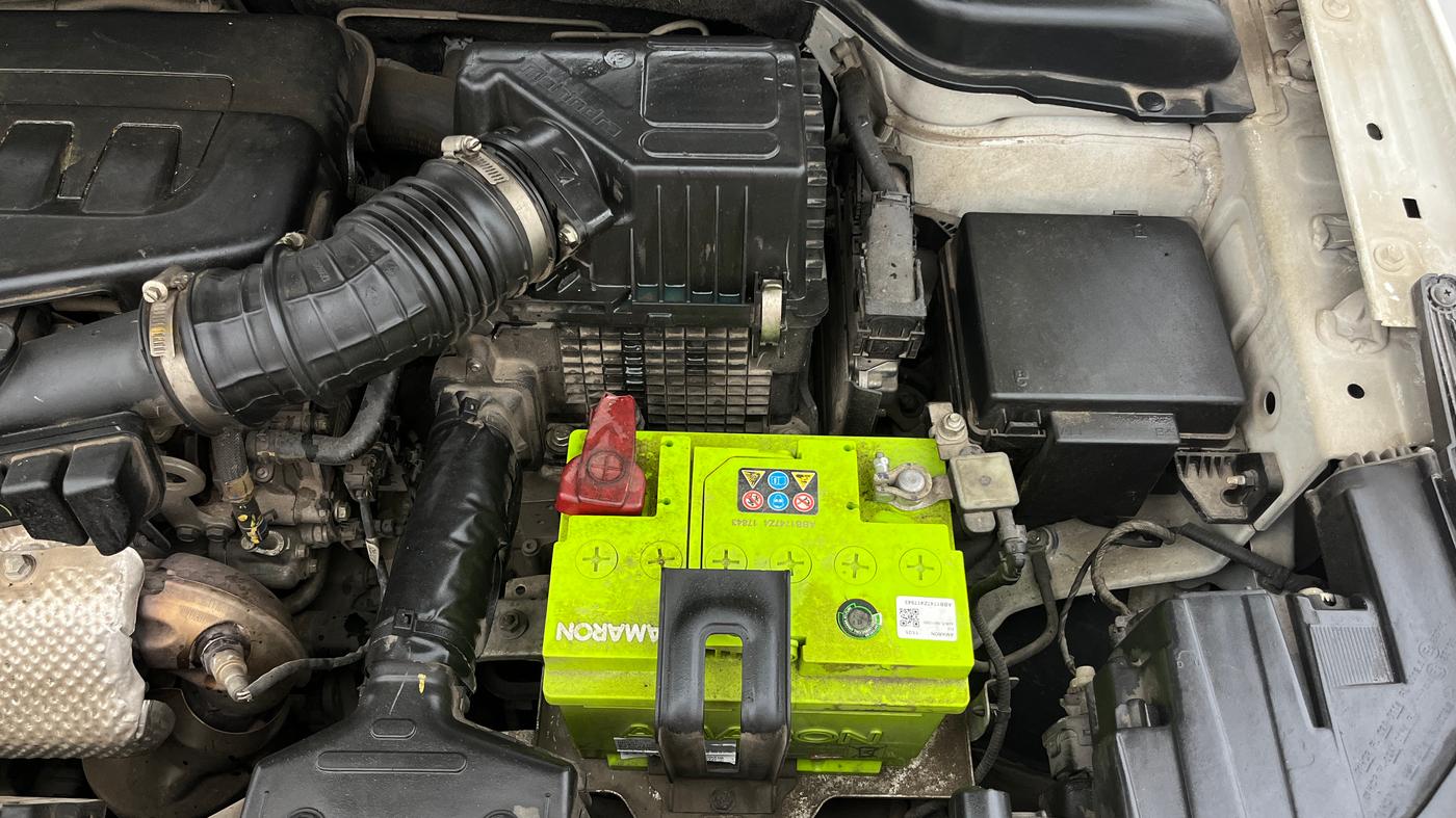 2023 Mahindra XUV300 W8 (O) 1.2 PETROL AMT, Petrol, Automatic, 44,587 km, Engine View - Left