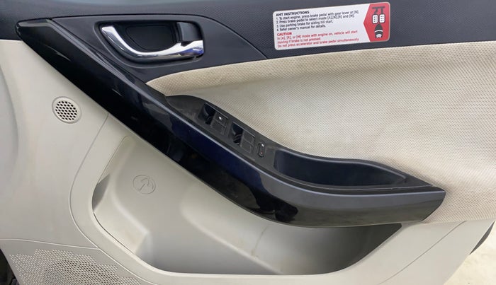 2020 Tata NEXON XZA PLUS PETROL, Petrol, Automatic, 32,438 km, Driver Side Door Panels Control