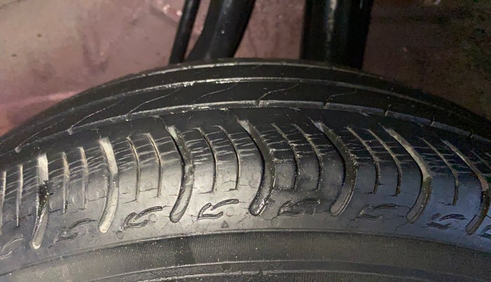 2018 Honda Amaze 1.2L I-VTEC V, Petrol, Manual, 24,633 km, Left Rear Tyre Tread